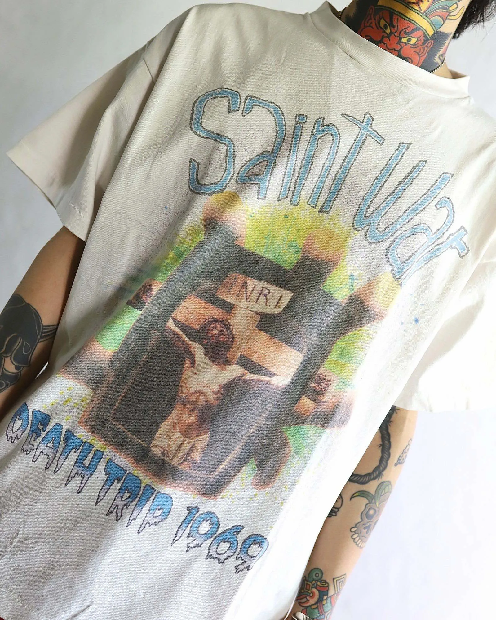 SAINT MICHAEL SAINT WAR TEE/WHAT new style Jesus cross retro short-sleeved, off-white S-XL, ready-to-wear, washed and distressed, printed repeatedly and modified, tube-woven seamless fabric, with little angel anti-counterfeiting label